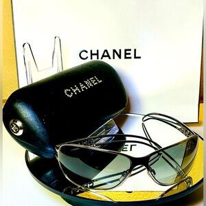 Chanel Vintage Sunglasses – Silver Frame, Gradient Lens, Unisex, Authentic